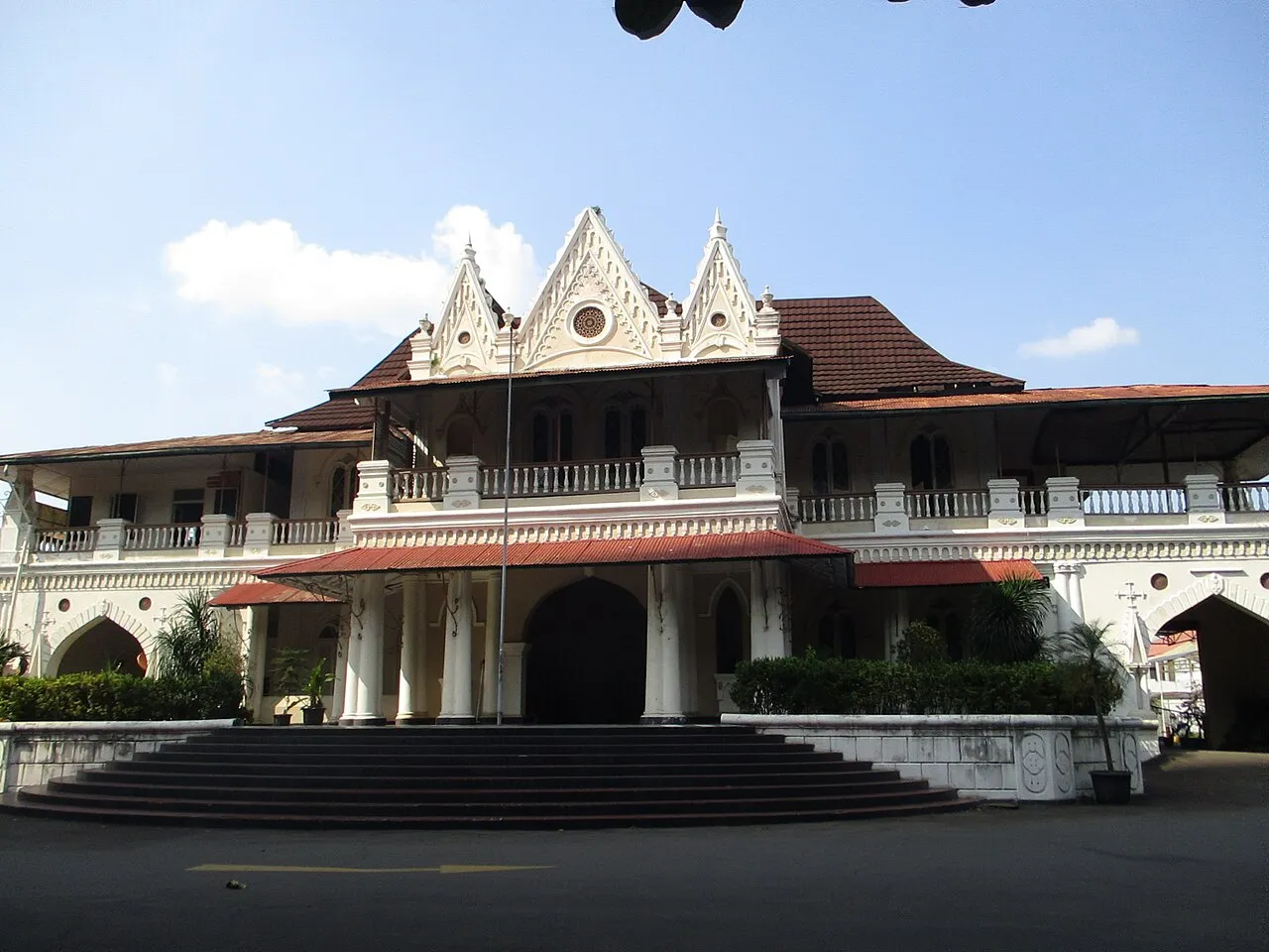 Gedung bersejarah Rumah Sakit PGI Cikini di Jakarta Pusat