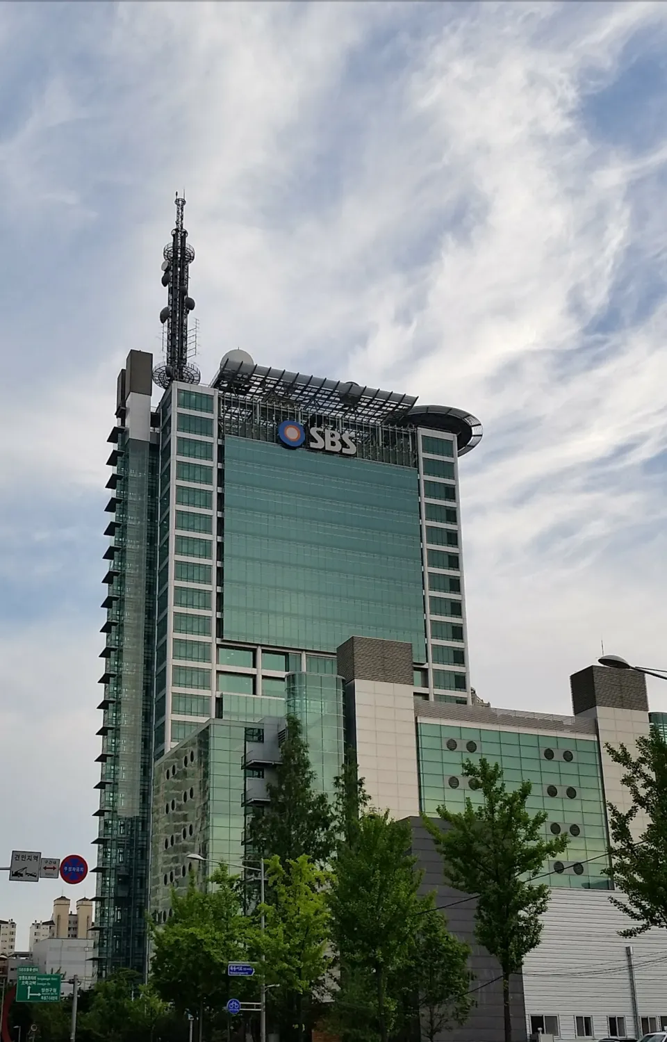 Gedung kantor pusat Seoul Broadcasting System atau SBS di Korea Selatan