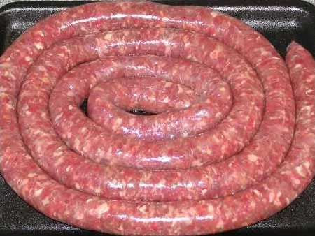 Sosis mentah Boerewors khas Afrika Selatan dengan bahan daging cincang berkualitas tinggi