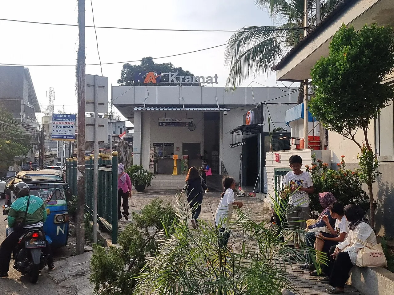Bangunan Stasiun Kramat di Jalan Percetakan Negara Senen Jakarta Pusat