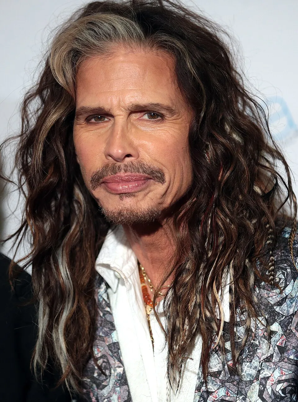 Steven Tyler vokalis legendaris band rock Aerosmith di atas panggung