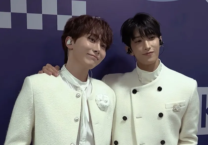 Sub-unit Seventeen DK dan Seungkwan dalam promosi debut Serenade