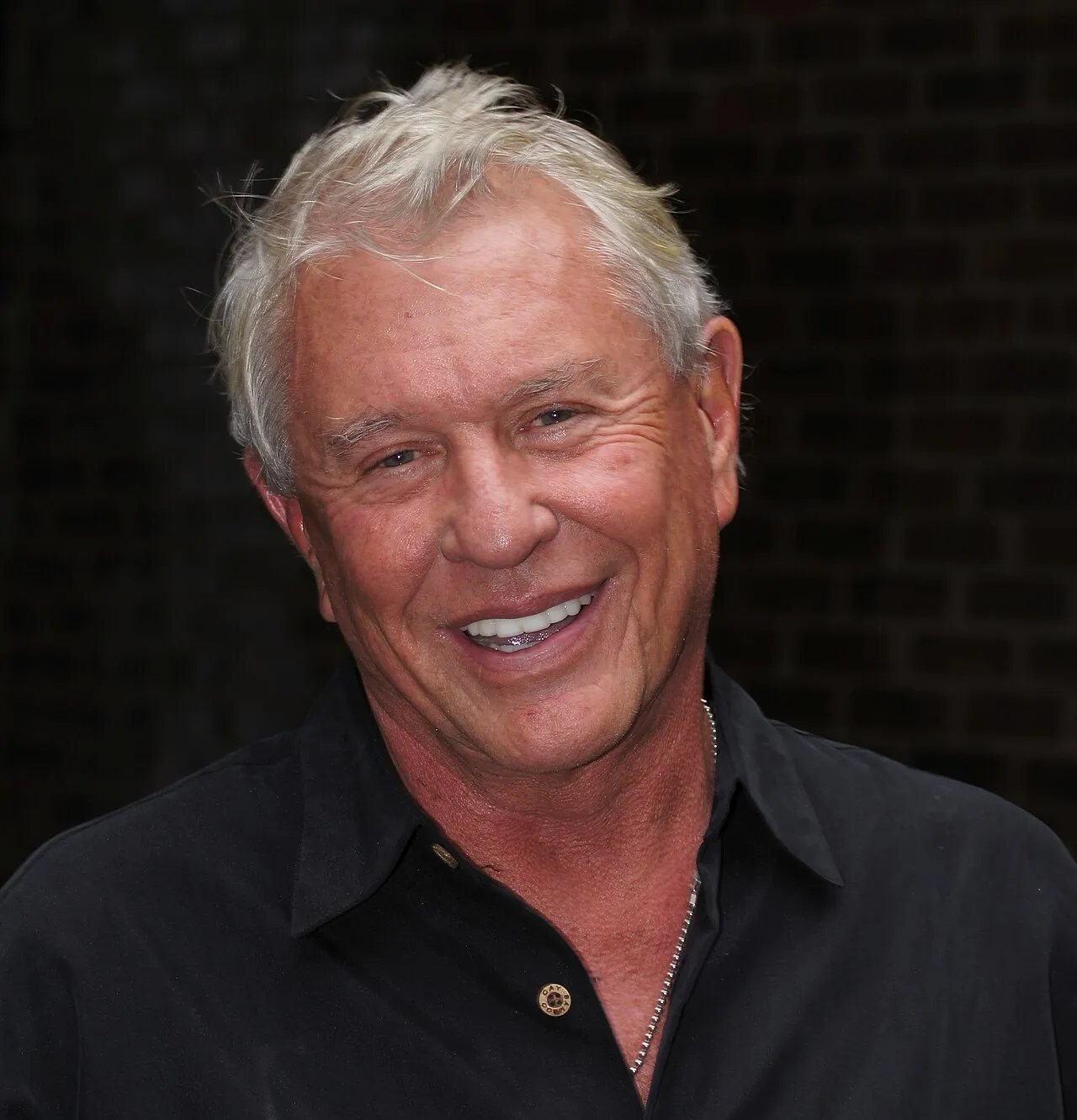 Aktor senior Hollywood Tom Berenger peraih penghargaan Golden Globe dan Emmy Award