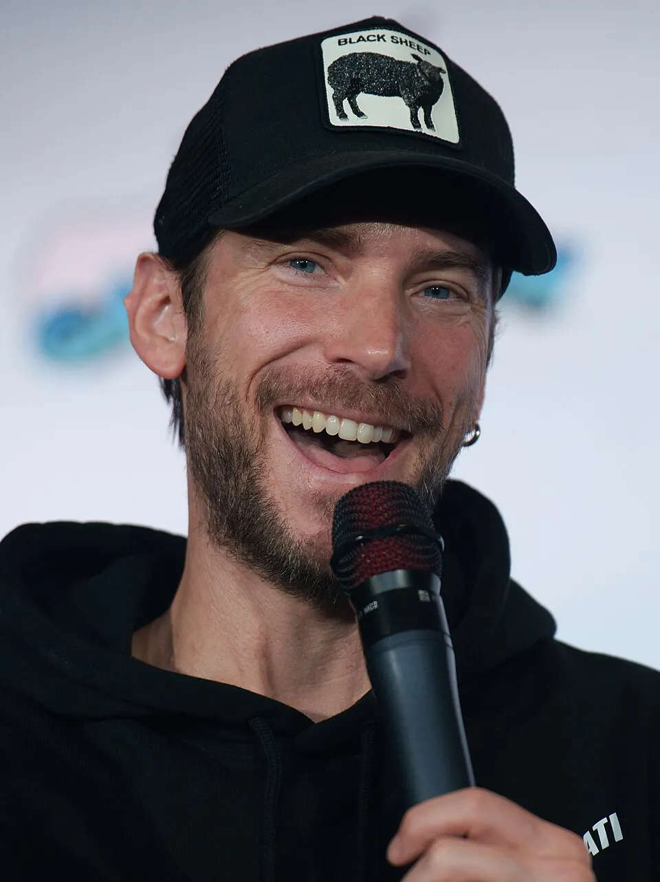 Aktor pengisi suara Troy Baker saat menghadiri sebuah acara konvensi