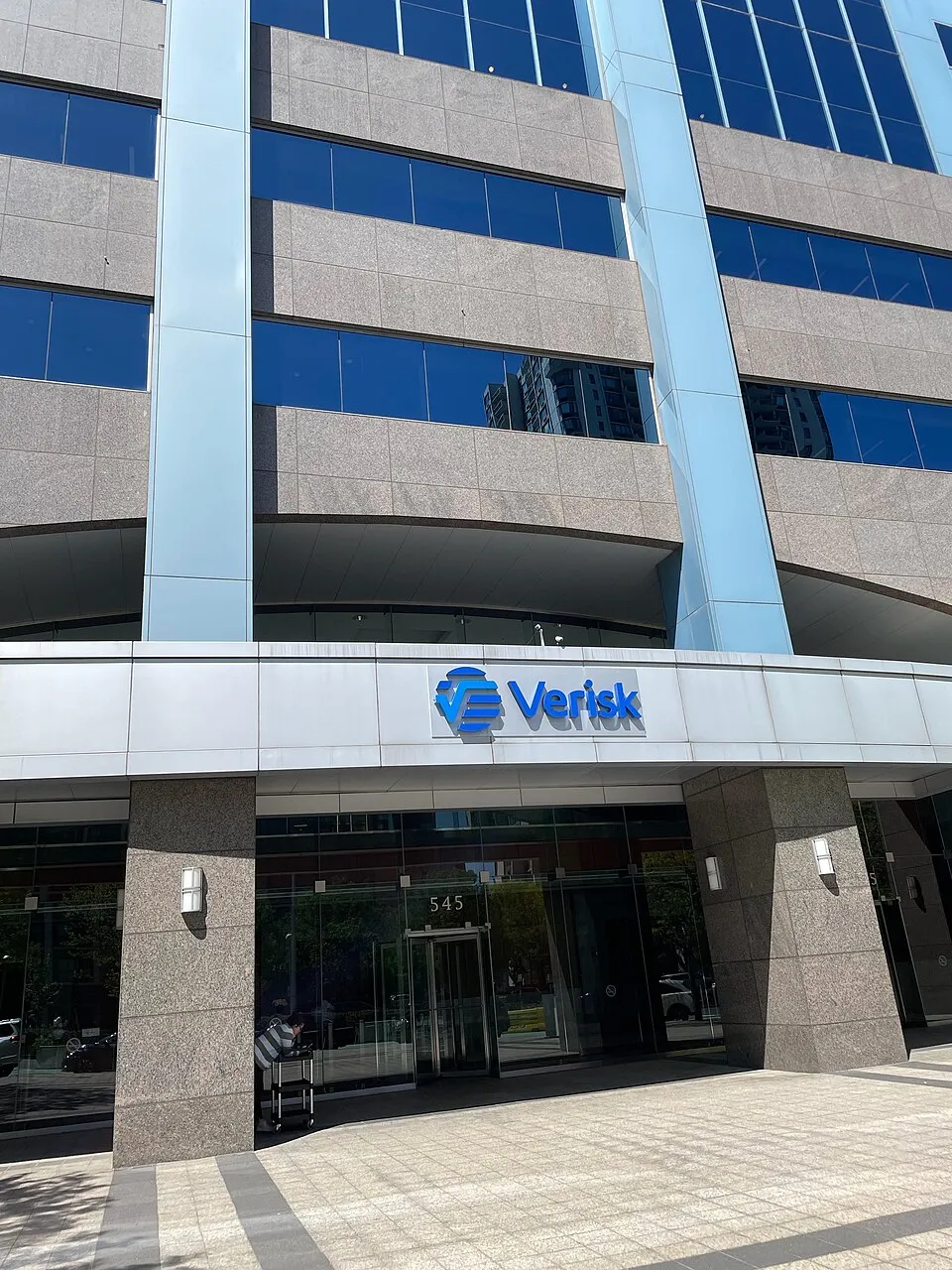 Gedung kantor pusat Verisk Analytics di Jersey City New Jersey