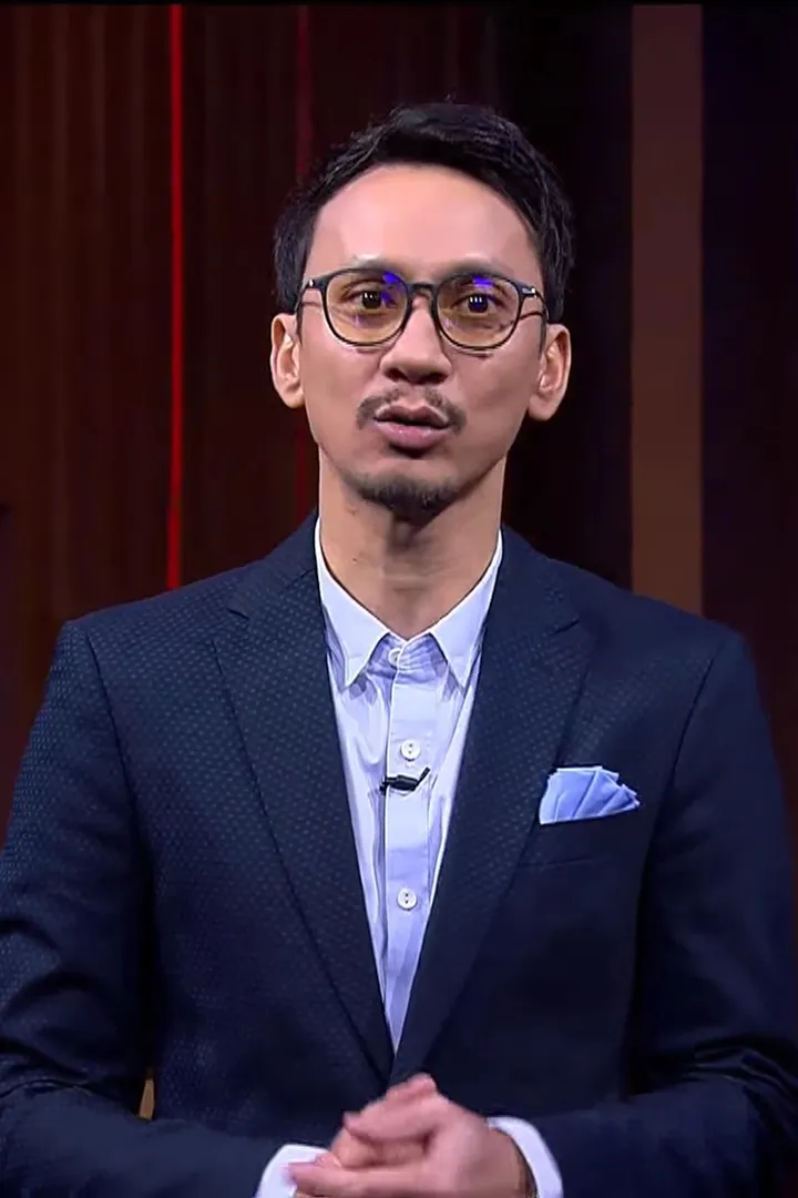 Profil musisi dan presenter multitalenta Indonesia Vincent Rompies