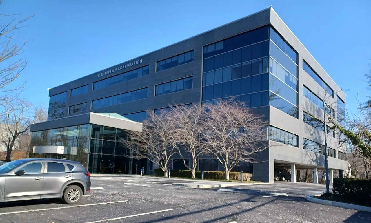 Gedung kantor pusat W. R. Berkley Corporation di Greenwich Connecticut