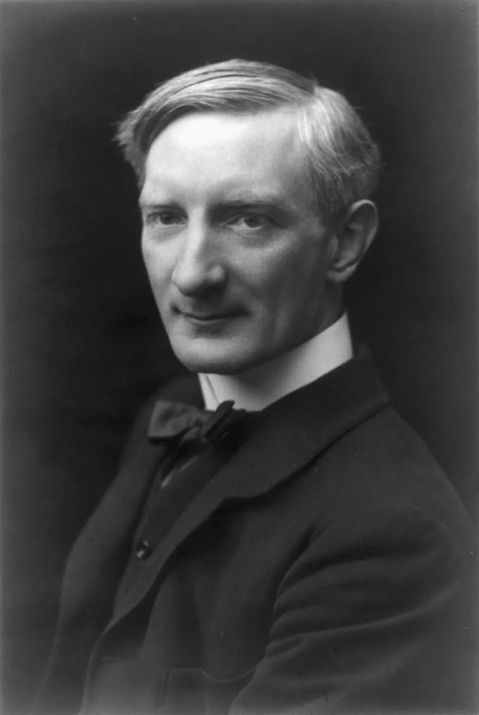 Potret resmi William Beveridge sebagai arsitek negara kesejahteraan Britania Raya