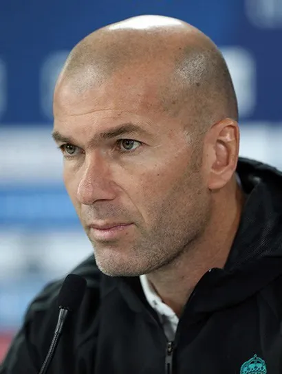 Zinedine Zidane saat menjalani karier profesional di dunia sepak bola