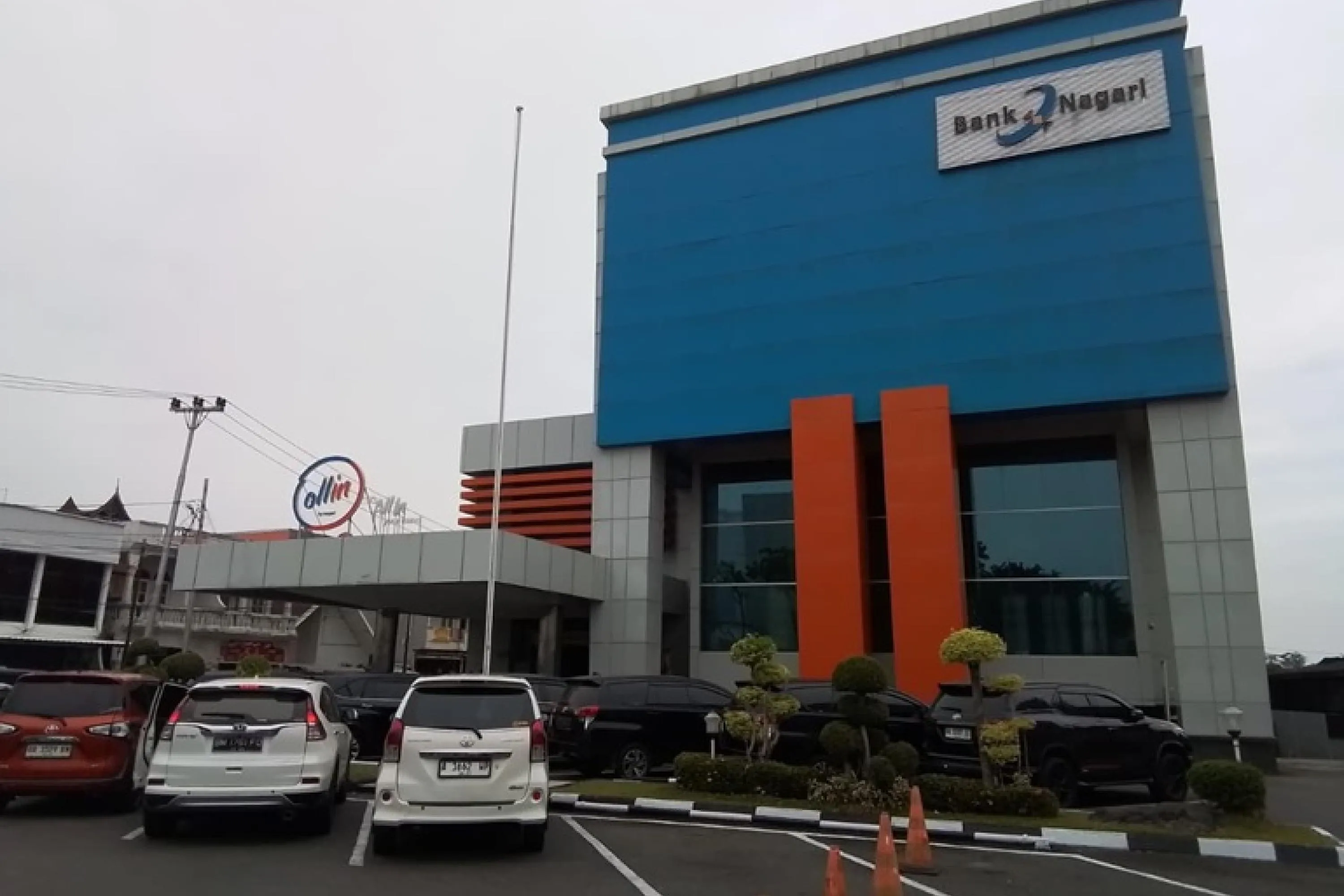 Direktur Kredit dan Syariah Bank Nagari Hafid Dauli saat mengumumkan promo kemerdekaan