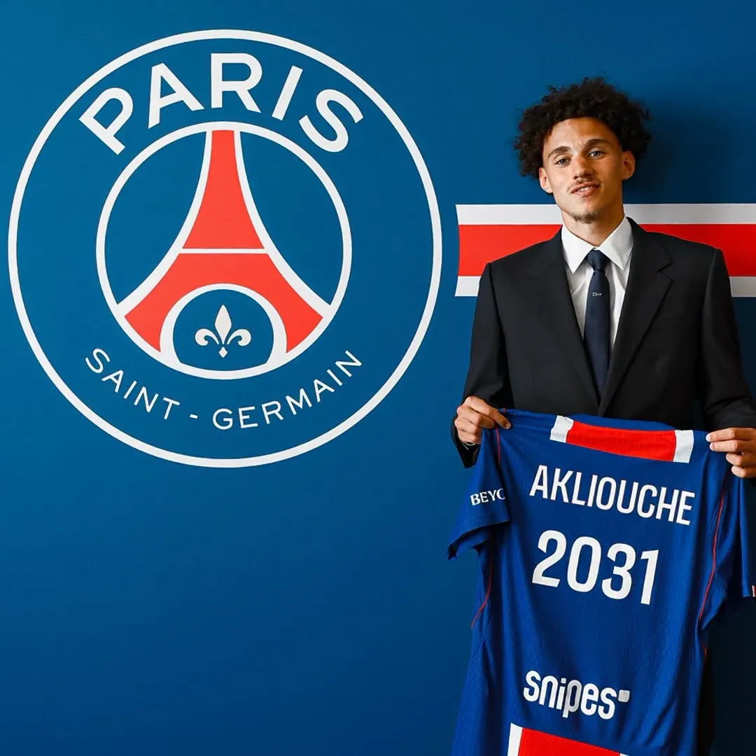 Maghnes Akliouche resmi diperkenalkan sebagai pemain baru Paris Saint-Germain