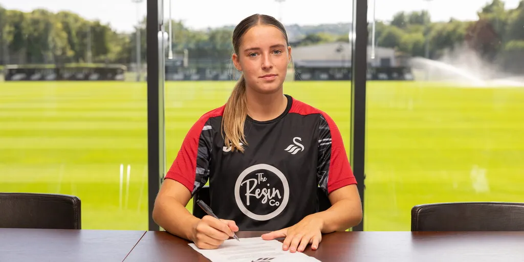 Quianna Wheeler penyerang baru Swansea City Women dalam sesi latihan pramusim