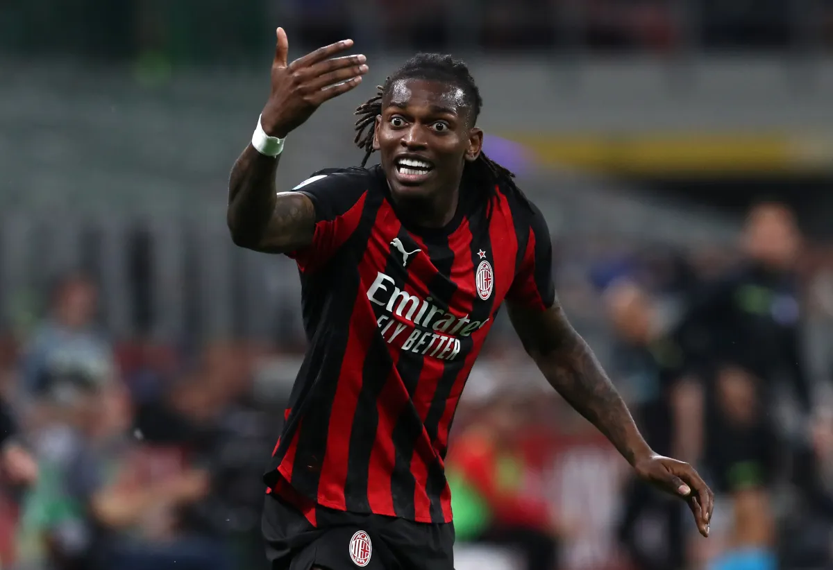 Rafael Leao merayakan gol untuk AC Milan dalam pertandingan Serie A