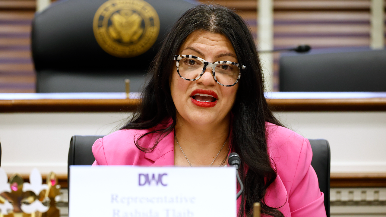 Rep. Rashida Tlaib saat menyampaikan pidato di Washington D.C.