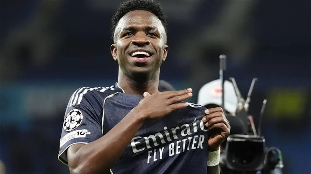 Pemain bintang Real Madrid Vinicius Junior saat menjalani sesi latihan