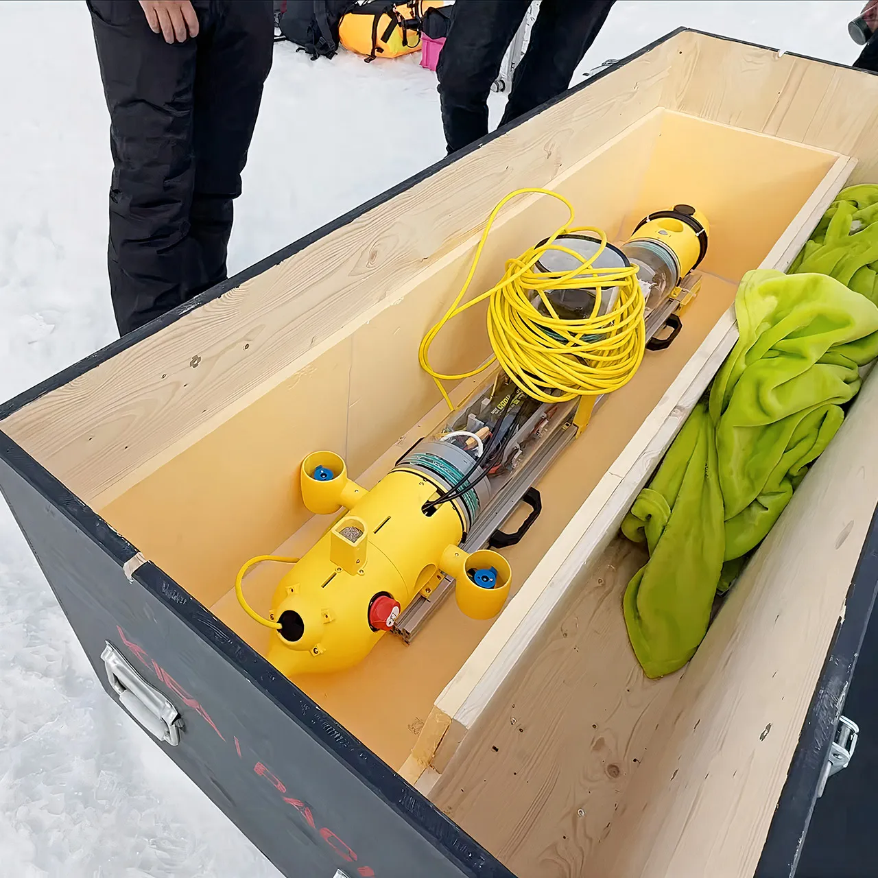 Robot bawah air otonom Polaris buatan mahasiswa ETH Zurich untuk mengukur ketebalan es