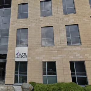 Gedung perkantoran Royal London di Edinburgh sebagai pusat manajer aset