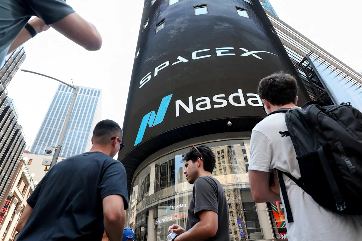 Roket SpaceX meluncur di fasilitas pengujian antariksa Amerika Serikat