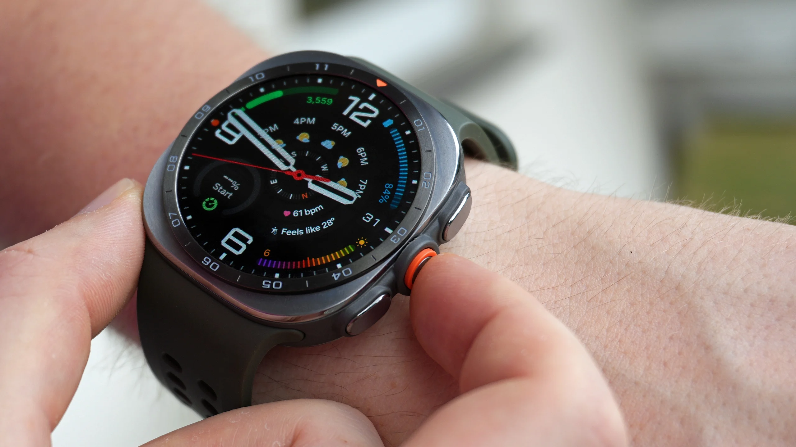 Ilustrasi jam tangan pintar Samsung Galaxy Watch Ultra 2 dan Galaxy Watch 9