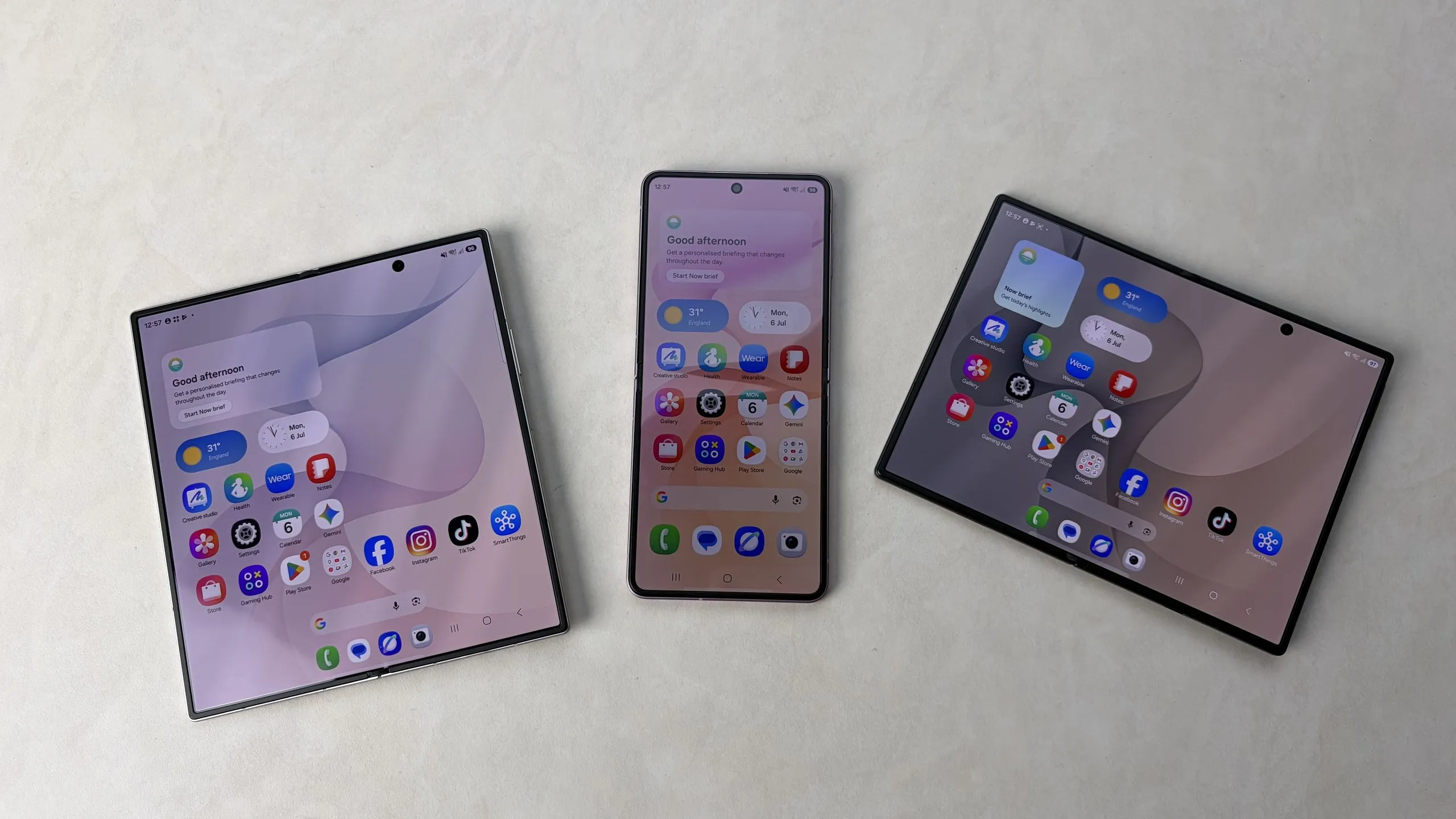 Deretan ponsel lipat Samsung Galaxy Z Fold 8 terbaru yang hadir dengan berbagai promo menarik