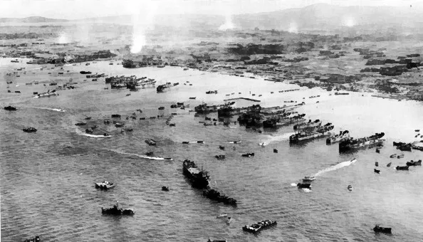 Ilustrasi historis operasi pendaratan militer amfibi dan pembentukan beachhead