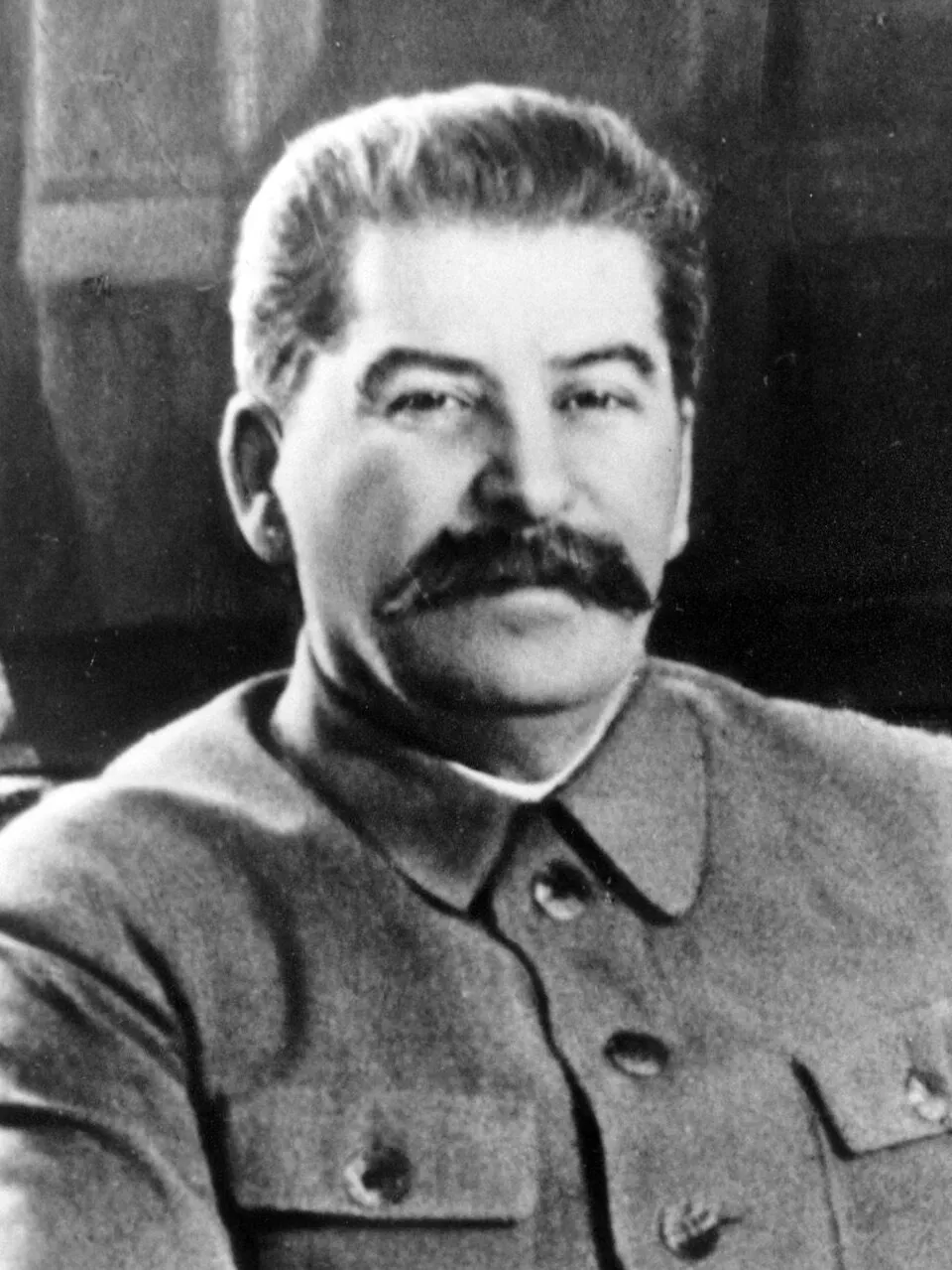 Arsip sejarah yang menggambarkan era pemerintahan Joseph Stalin dan kebijakan industrialisasi di Uni Soviet