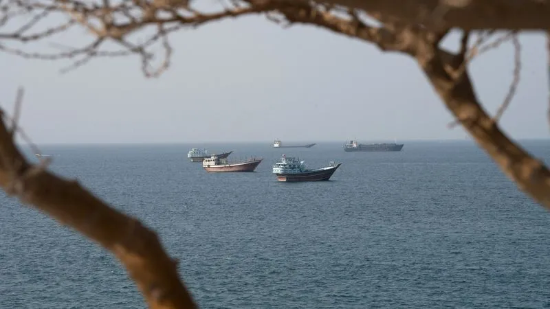 Aktivitas pelayaran kapal kargo di perairan internasional Selat Hormuz