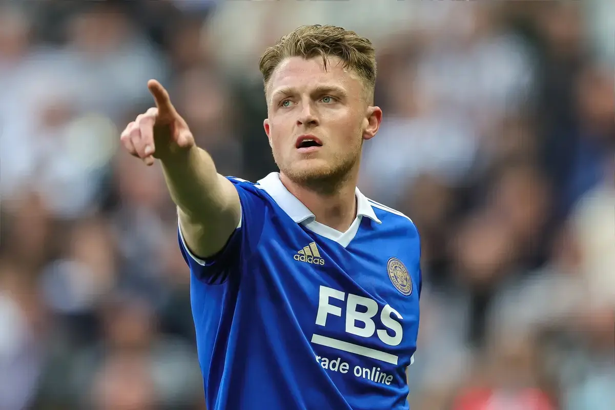 Pemain belakang Harry Souttar dalam balutan seragam klub menjelang kepindahannya