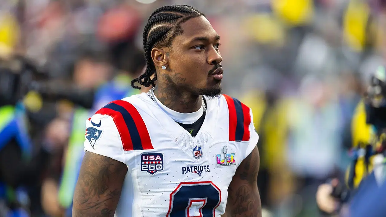 Pemain NFL Stefon Diggs tiba di gedung pengadilan untuk menjalani sidang