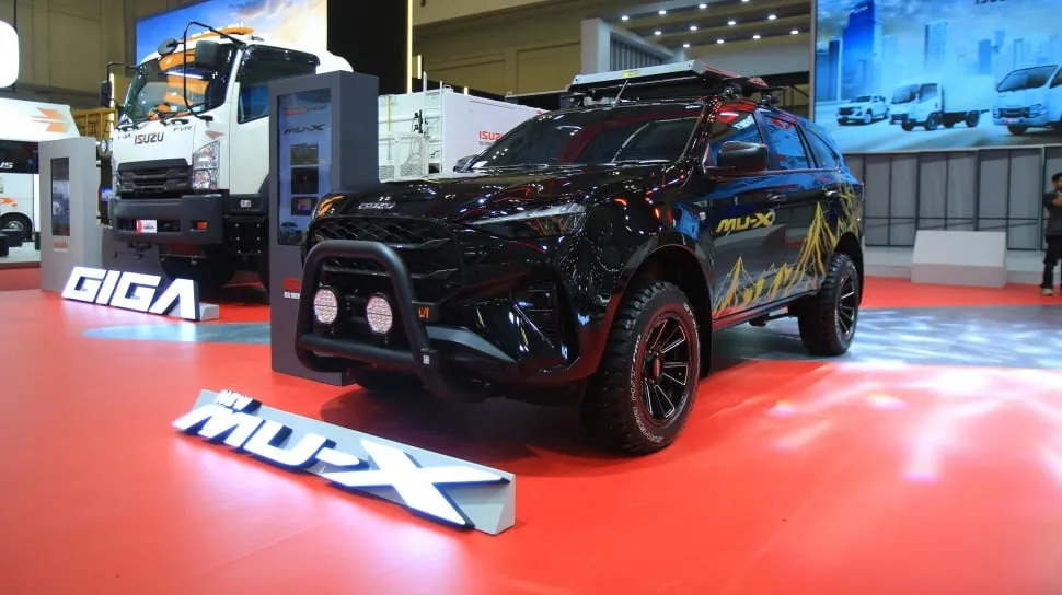Tampilan Isuzu New mu-X SUV tangguh di ajang pameran otomotif GIIAS 2026