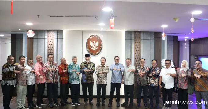 Gubernur Sumbar Mahyeldi menyampaikan usulan kawasan tambak udang Mentawai di KKP
