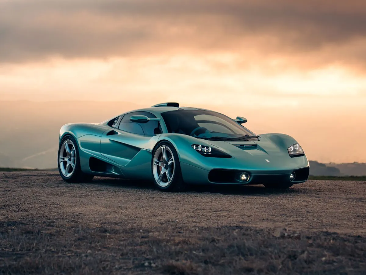 Supercar Gordon Murray S1 bermesin V12 dengan transmisi manual