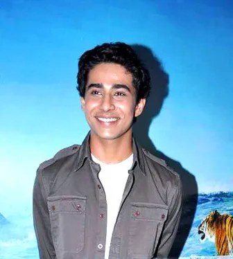 Foto Suraj Sharma saat mempromosikan film Life of Pi