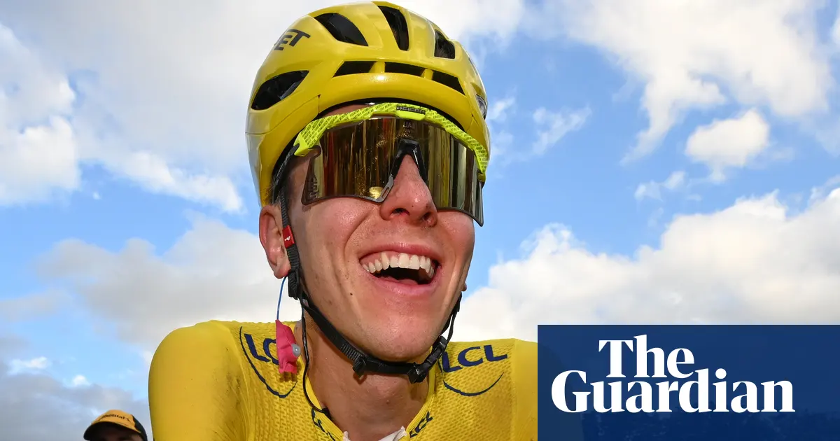 Pebalap sepeda Tadej Pogacar bersiap menghadapi ajang Vuelta a Espana