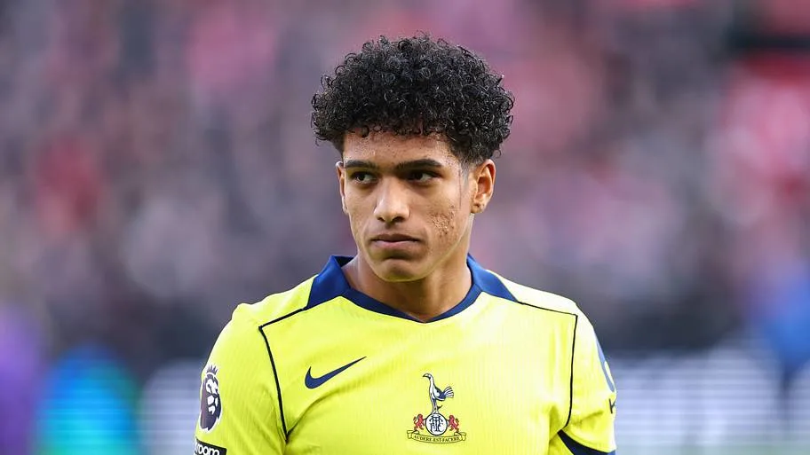 Souza berpotensi jadi andalan baru lini belakang Tottenham Hotspur musim ini