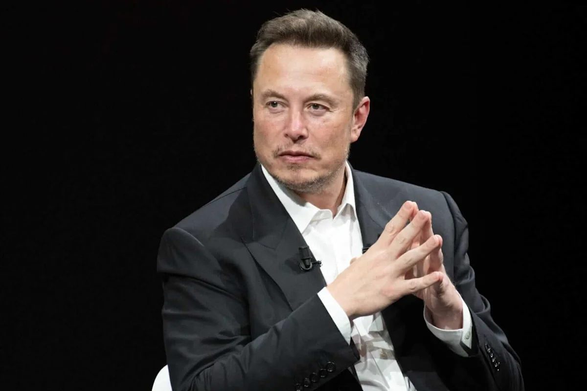 Tesla bersiap mendemonstrasikan mobil Roadster baru di tengah tekanan saham TSLA