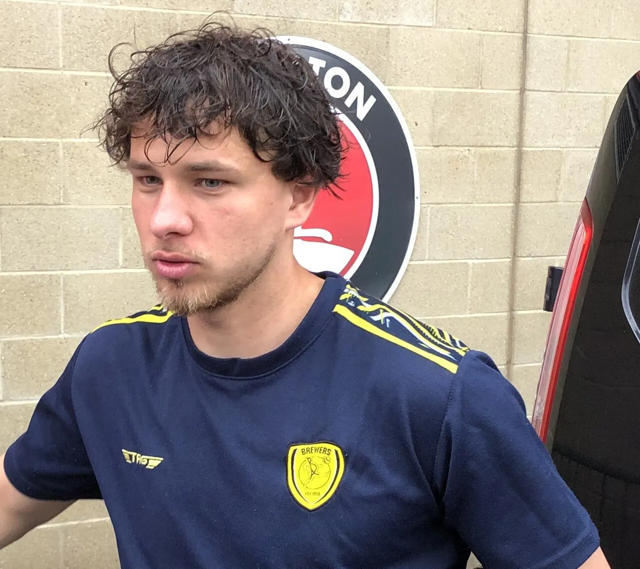 Tomas Kalinauskas, pesepak bola profesional Lithuania yang memperkuat Burton Albion dan tim nasional
