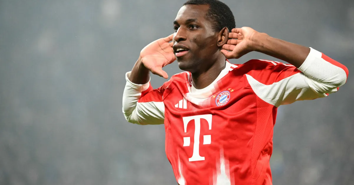 Nicolas Jackson penyerang Chelsea yang masuk dalam radar transfer Tottenham Hotspur