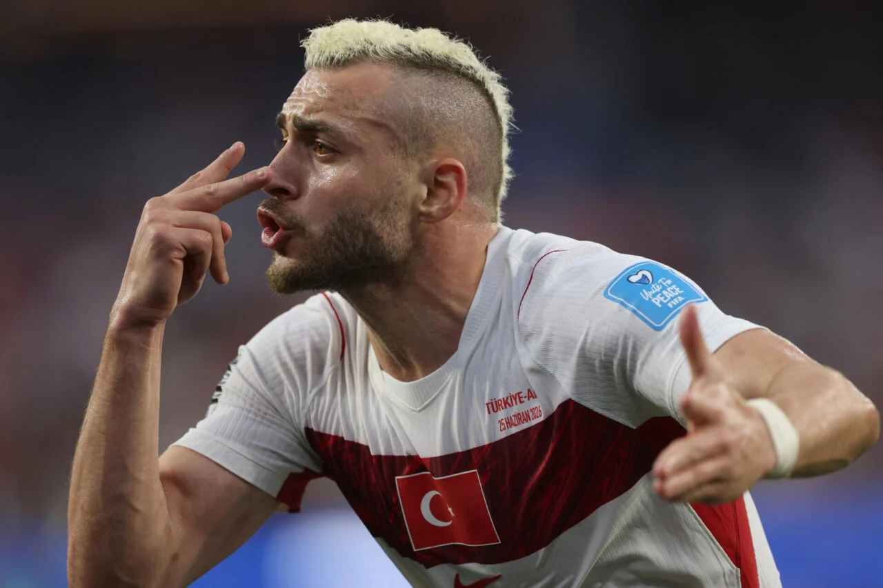 Pemain Galatasaray Baris Alper Yilmaz beraksi di lapangan hijau