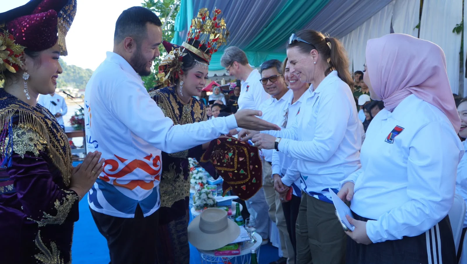 Lomba Selaju Sampan di Batang Arau dalam rangka Hari Jadi Kota Padang