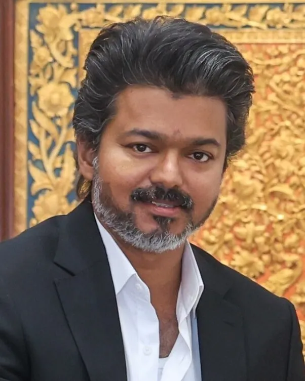 C. Joseph Vijay saat berpidato di hadapan pendukung setianya