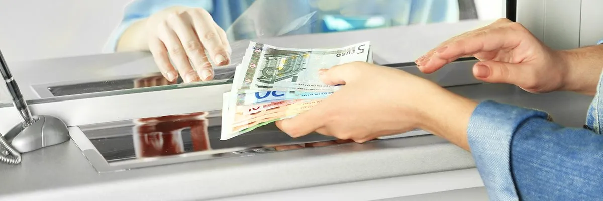 Ilustrasi transformasi teknologi perbankan global selama enam dekade terakhir