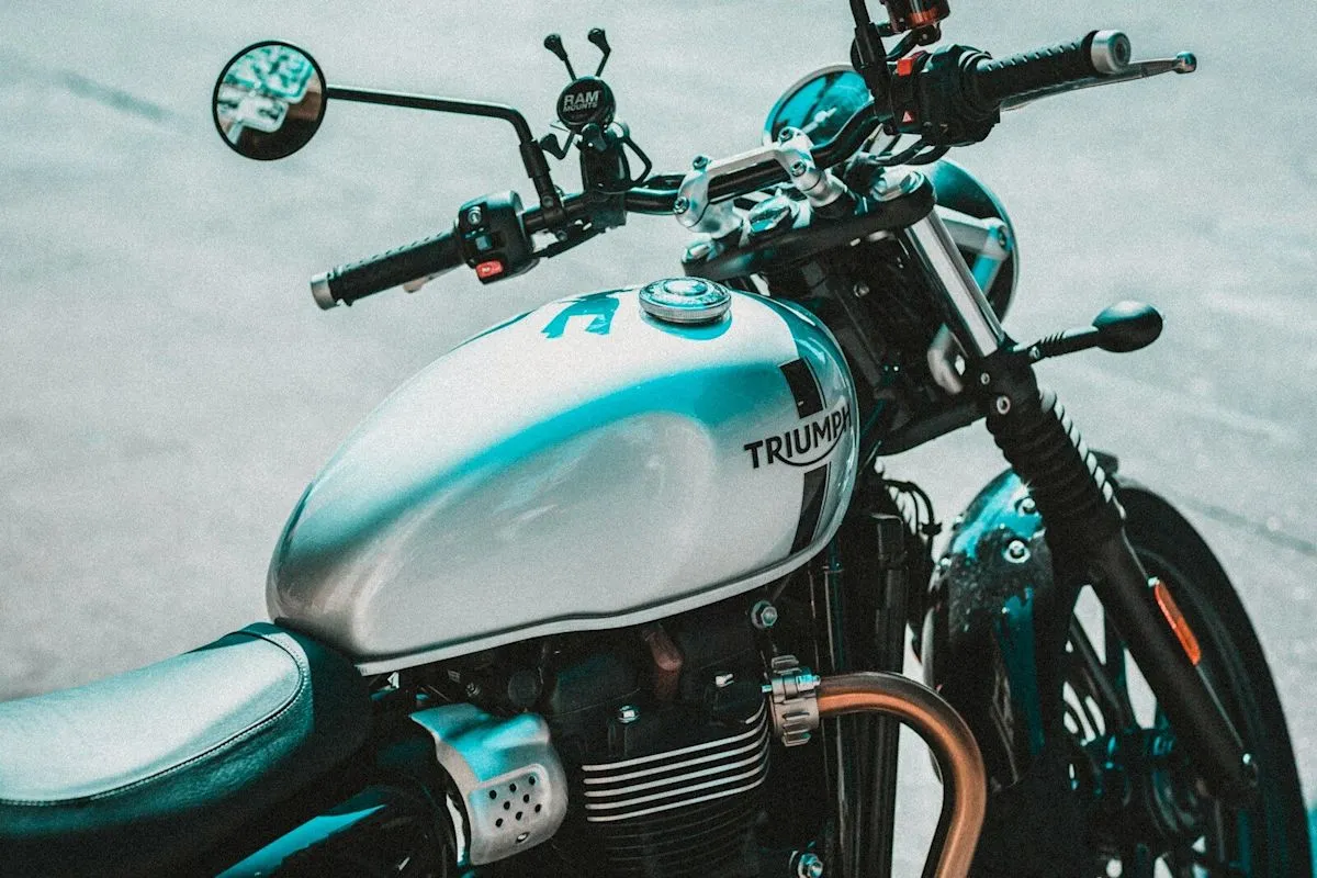 Motor trail Triumph TF 450-E menjalani proses servis recall penggantian kepala silinder