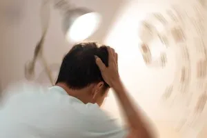 Ilustrasi pemeriksaan medis untuk pasien yang mengalami vertigo parah dan potensi stroke
