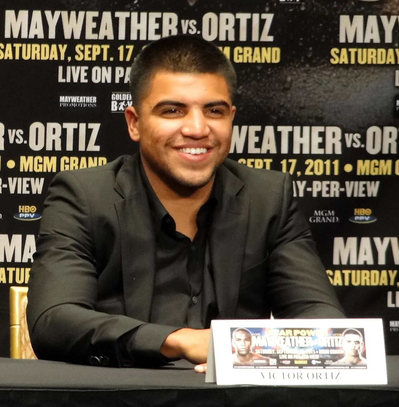Mantan juara tinju dunia kelas welter WBC Victor Ortiz saat sesi latihan