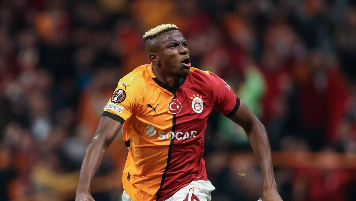 Victor Osimhen saat berlaga di lapangan hijau
