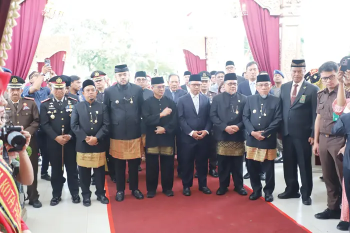 Wali Kota Padang Fadly Amran saat Rapat Paripurna Istimewa HJK ke-357 di Gedung DPRD Padang