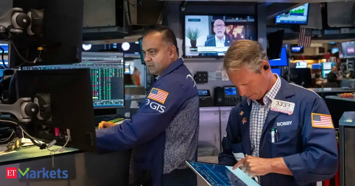 Grafik pergerakan pasar saham Wall Street saat indeks S&P 500 mencetak rekor intraday