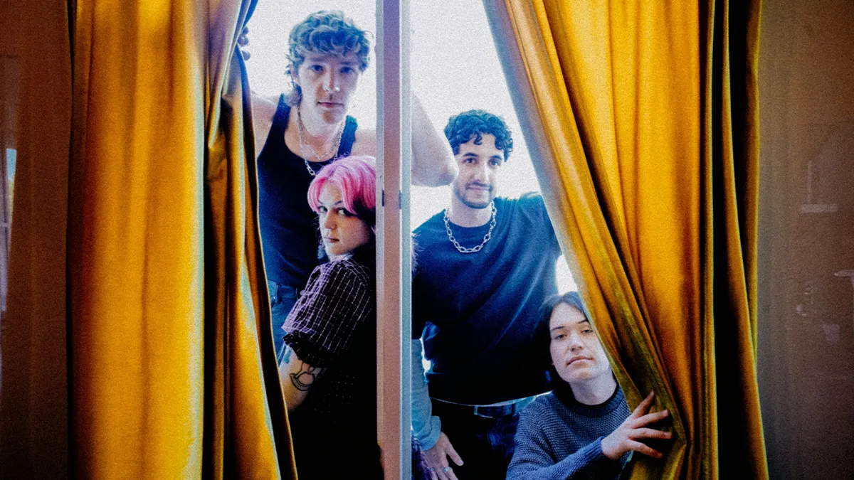 Band alt-rock wilt merilis album perdana when no one's watching dan lagu dent