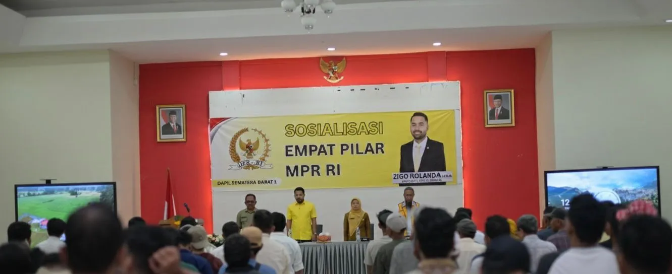 Anggota DPR RI Zigo Rolanda saat kegiatan sosialisasi di Kota Padang